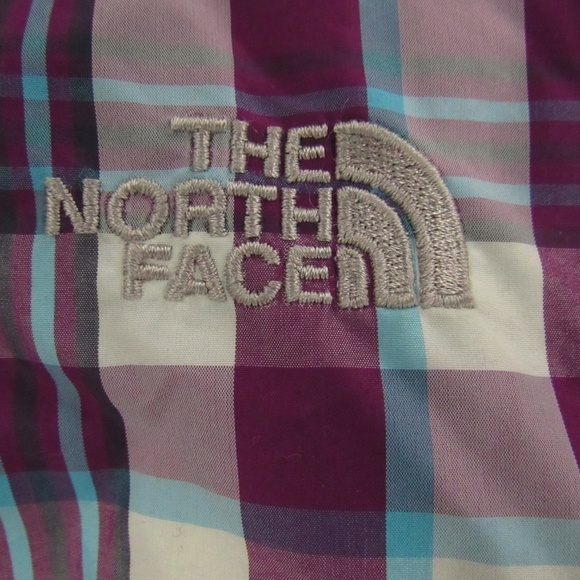 The North Face 550 Girl's Reversible Hooded Jacket - Picture 5 of 16